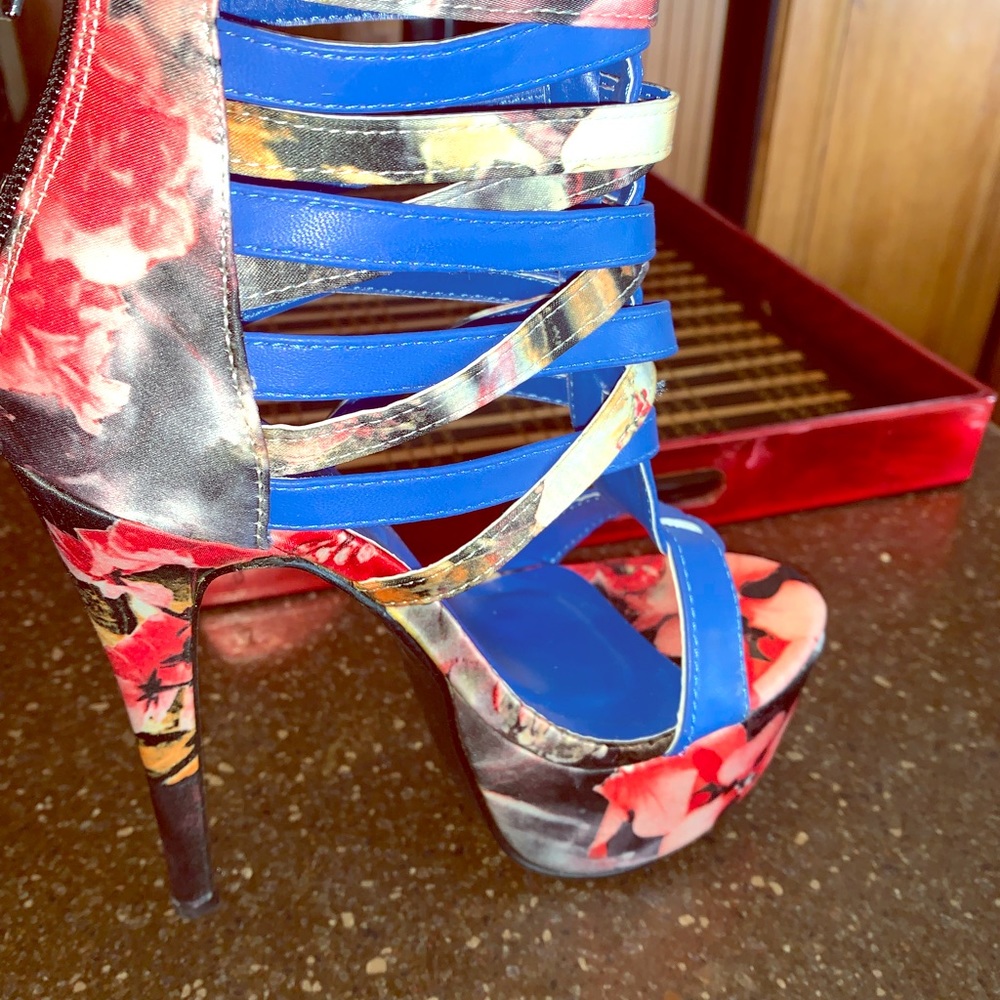 Floral high heel  pumps NWB